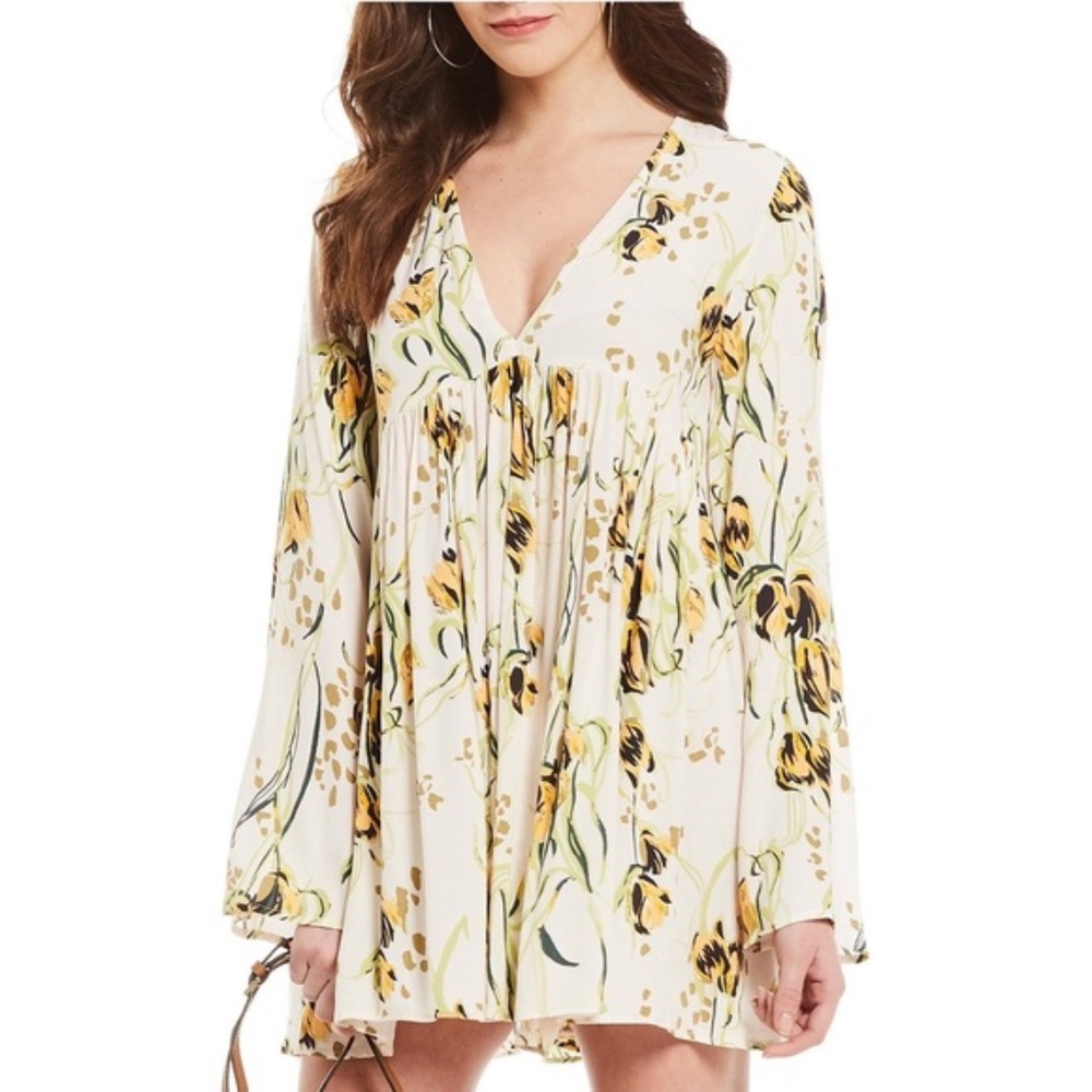 Free People | Ivory Floral V-Neck Long Sleeve Swing Tunic Top